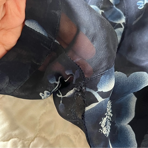 sheer floral dark navy blue short sleeve button up/ cover🌟 - Picture 8 of 10